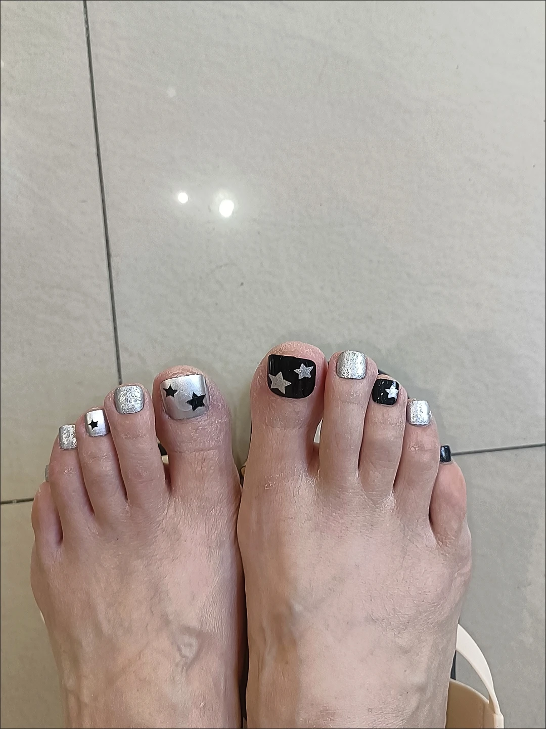 Black & Silver Star Glitter Press-On Toenails — customer review photo