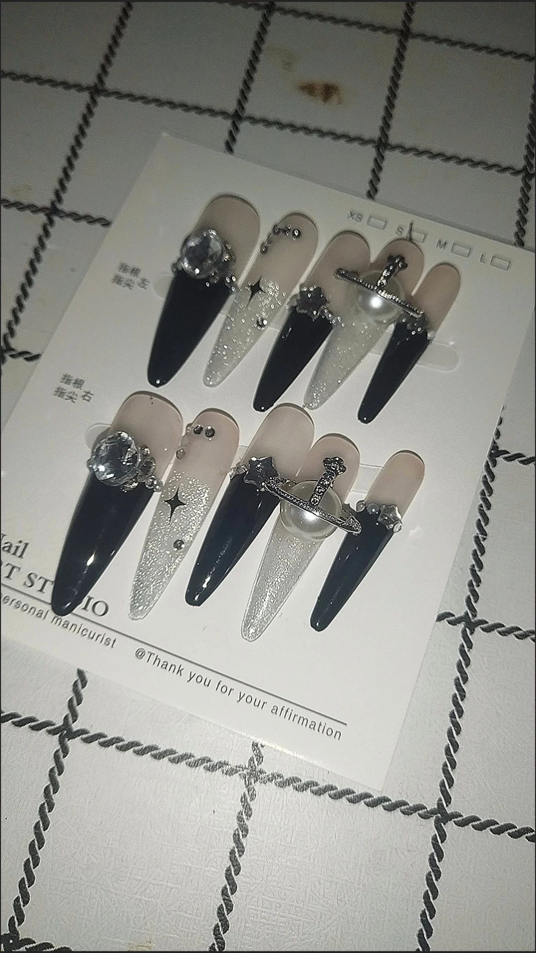 Black & Silver Star Rhinestone Long Stiletto Press-On Nails — customer review photo