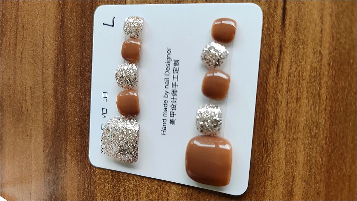 Brown & Gold Glitter Press-On Toenails — customer review photo