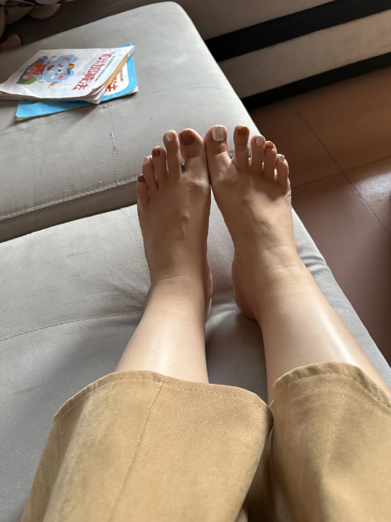 Brown & Gold Glitter Press-On Toenails — customer review photo