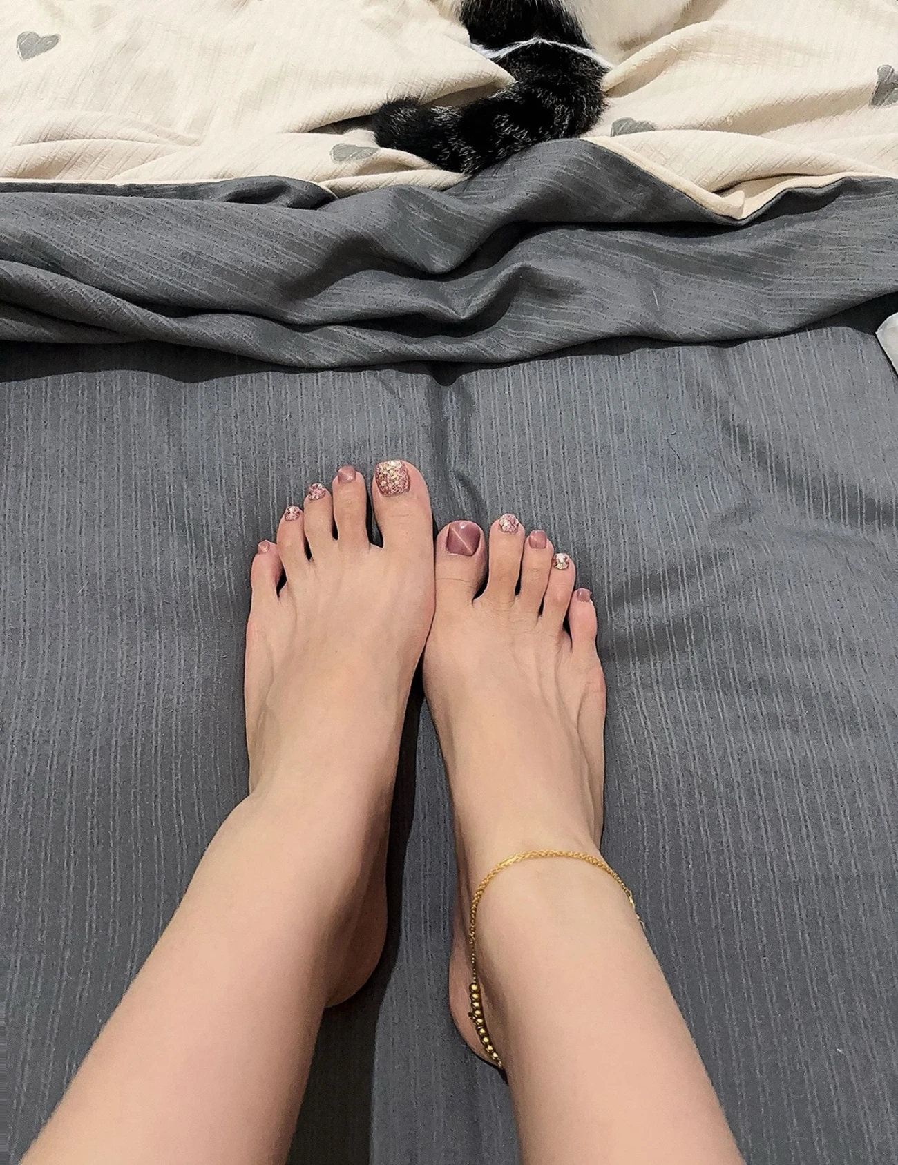 Burgundy & Gold Glitter Press-On Toenails — customer review photo