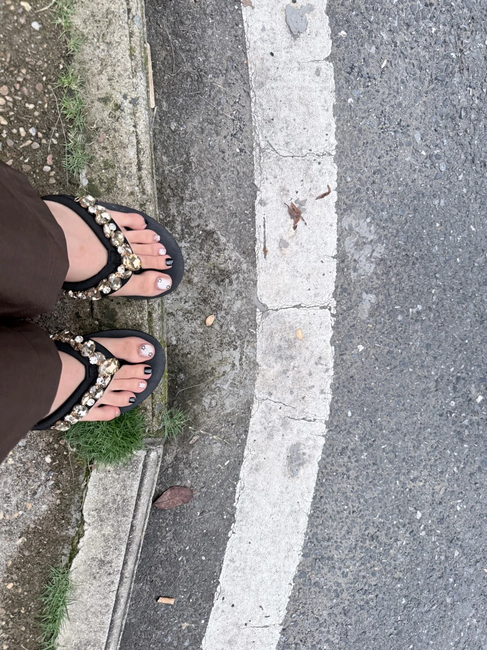 Burgundy Cat Eye Glitter Press-On Toenails — customer review photo