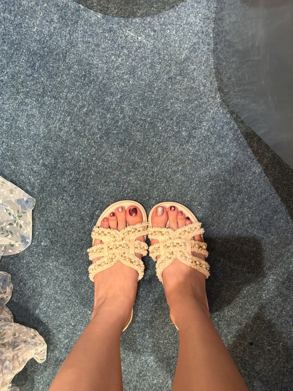 Burgundy Cat Eye Glitter Press-On Toenails — customer review photo