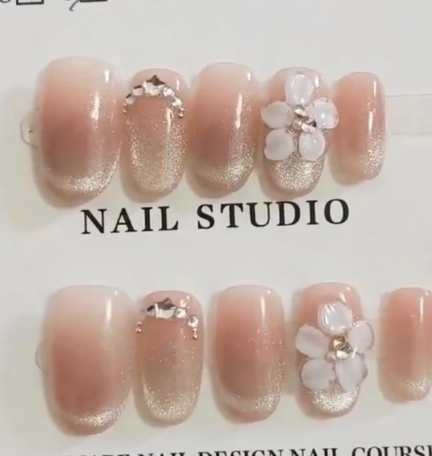 Pink 3D Floral Cat Eye Short Press-On Nails — customer review photo