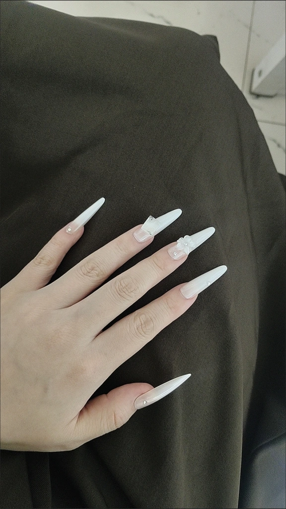3D Floral Long Stiletto Press-On Nails — customer review photo