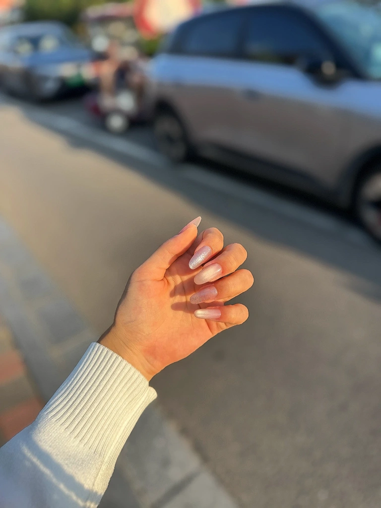 Cat Eye Glitter Short Press-On Nails — customer review photo