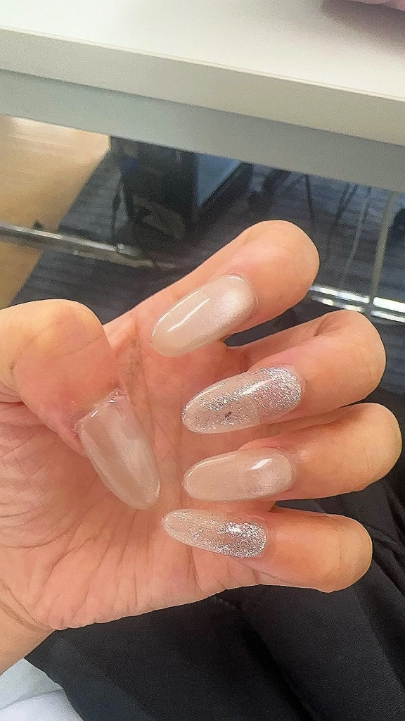 Cat Eye Glitter Short Press-On Nails — customer review photo