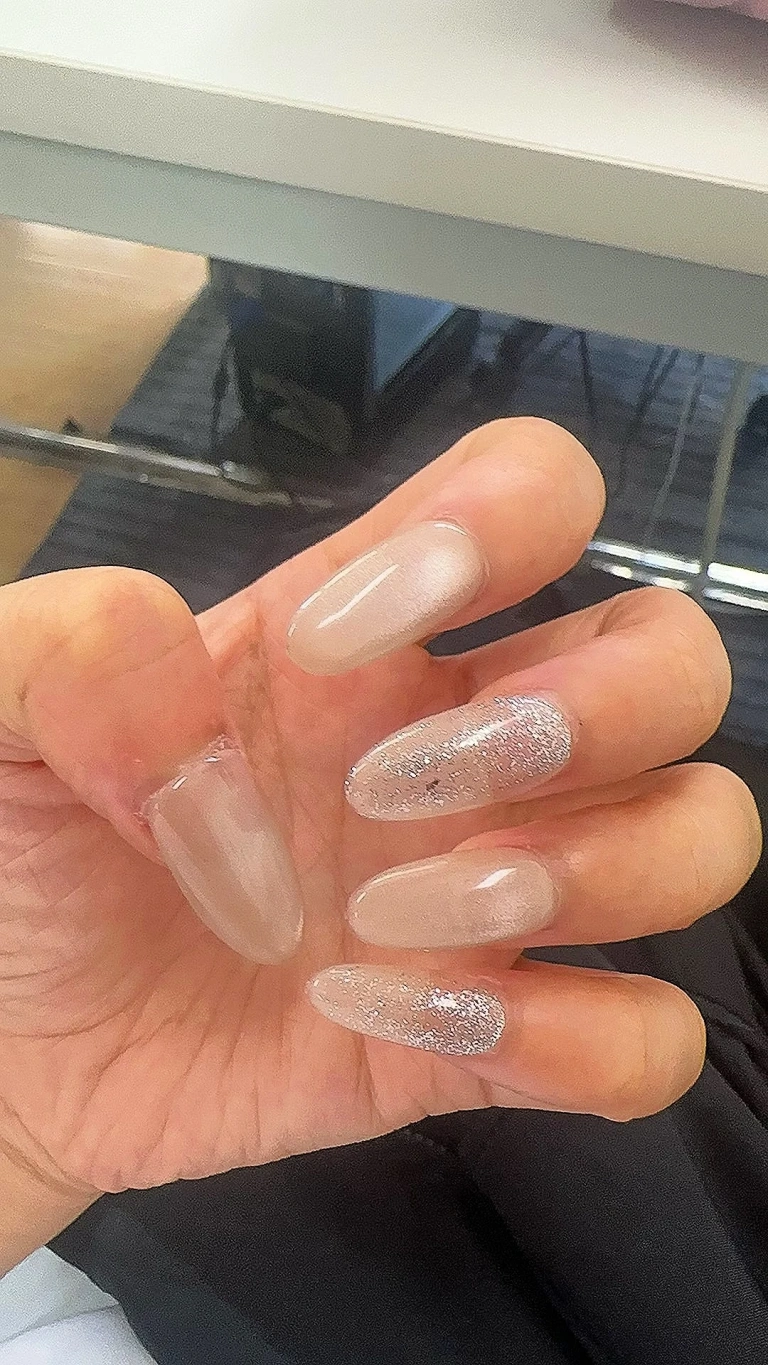 Review photo for Silver Glitter Cat Eye Short Press-On Nails