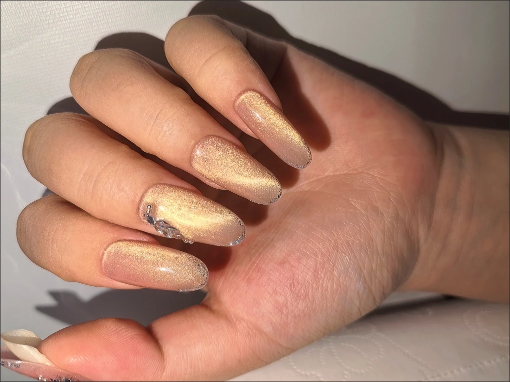 Cat Eye Ombre Oval Press-On Nails — customer review photo
