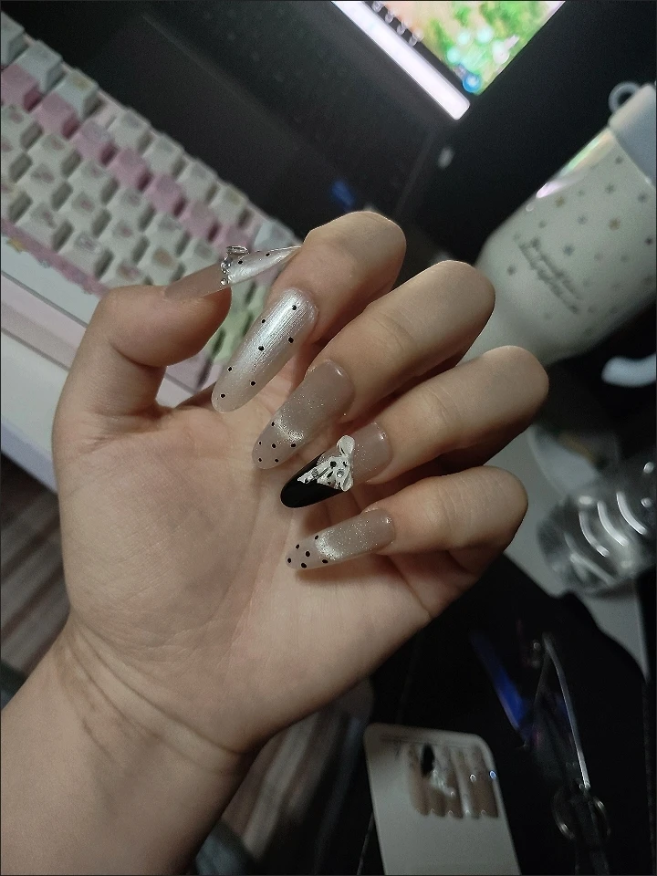 Cat Eye Polka Dot Bow Press-On Nails — customer review photo