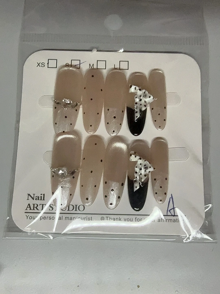 Cat Eye Polka Dot Bow Press-On Nails — customer review photo