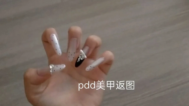 Review photo for Black & White Polka Dot Bow Long Press-On Nails