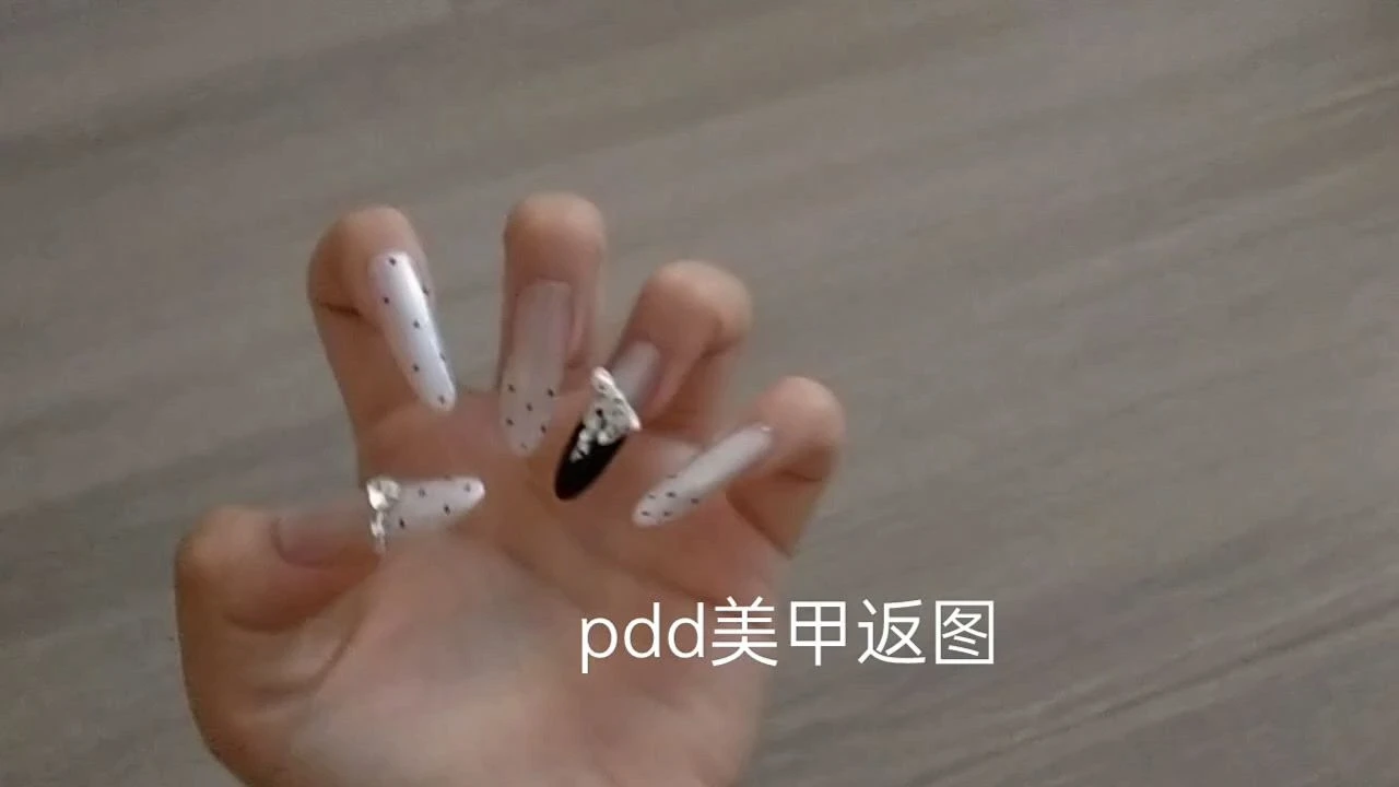 Cat Eye Polka Dot Bow Press-On Nails — customer review photo