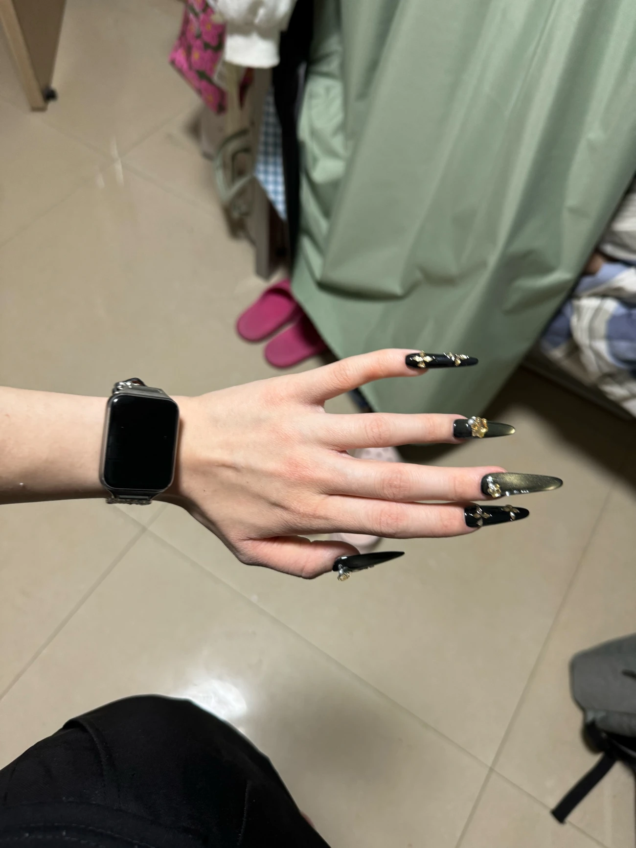 Crystal Cat Eye Black & Gold Press-On Nails — customer review photo