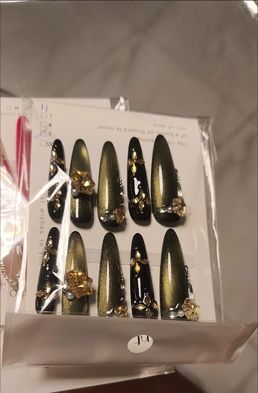 Crystal Cat Eye Black & Gold Press-On Nails — customer review photo