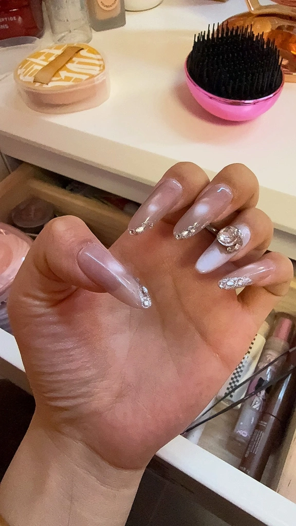 Crystal Cat Eye Medium Press-On Nails — customer review photo