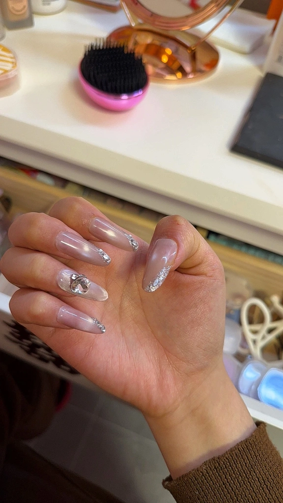 Crystal Cat Eye Medium Press-On Nails — customer review photo
