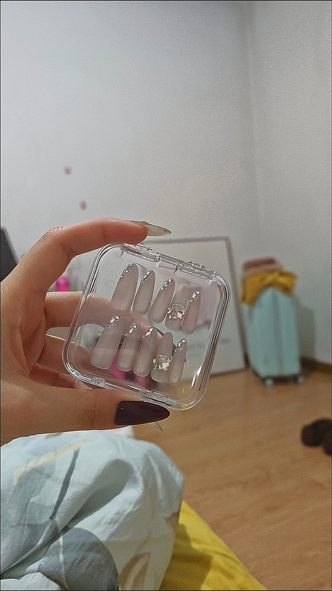 Crystal Cat Eye Medium Press-On Nails — customer review photo
