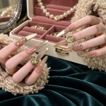 Crystal Cat Eye Stiletto Press-On Nails — product view 5