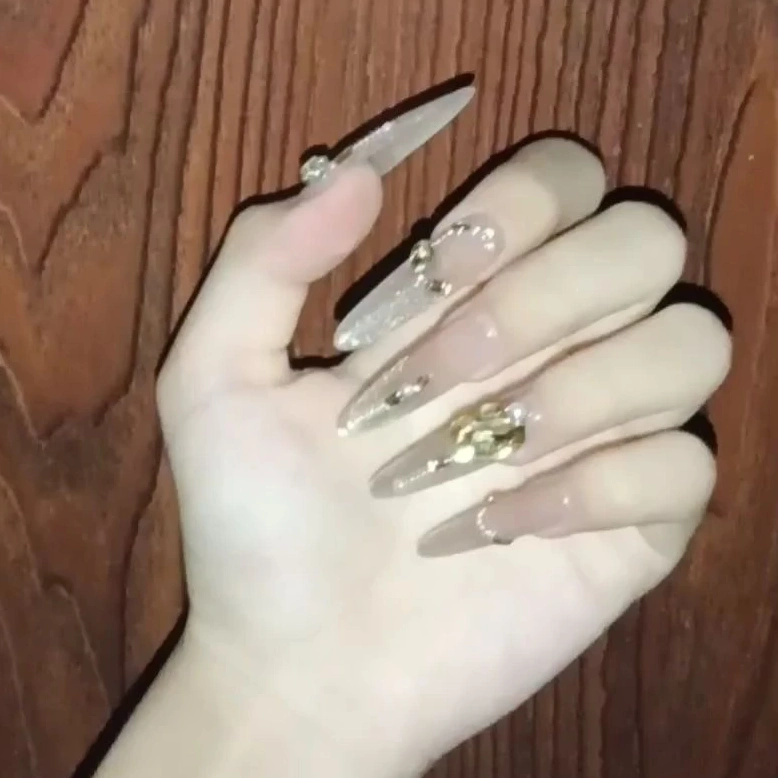 Crystal Cat Eye Stiletto Press-On Nails — customer review photo