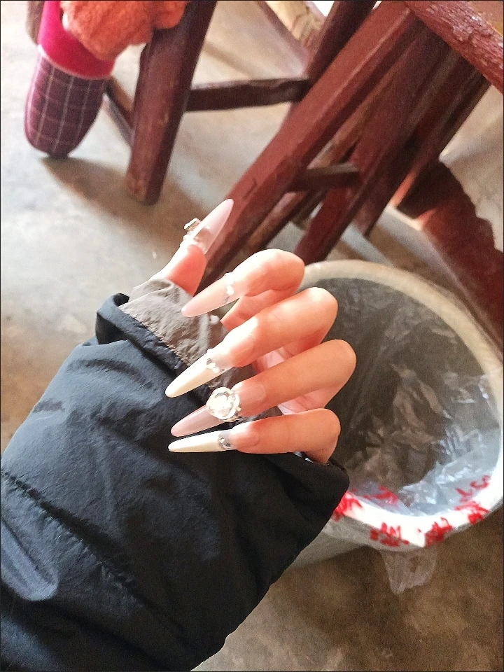 Crystal French Tip Oval Press-On Nails — customer review photo