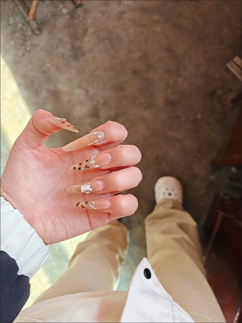 Crystal Leopard Print Long Press-On Nails — customer review photo