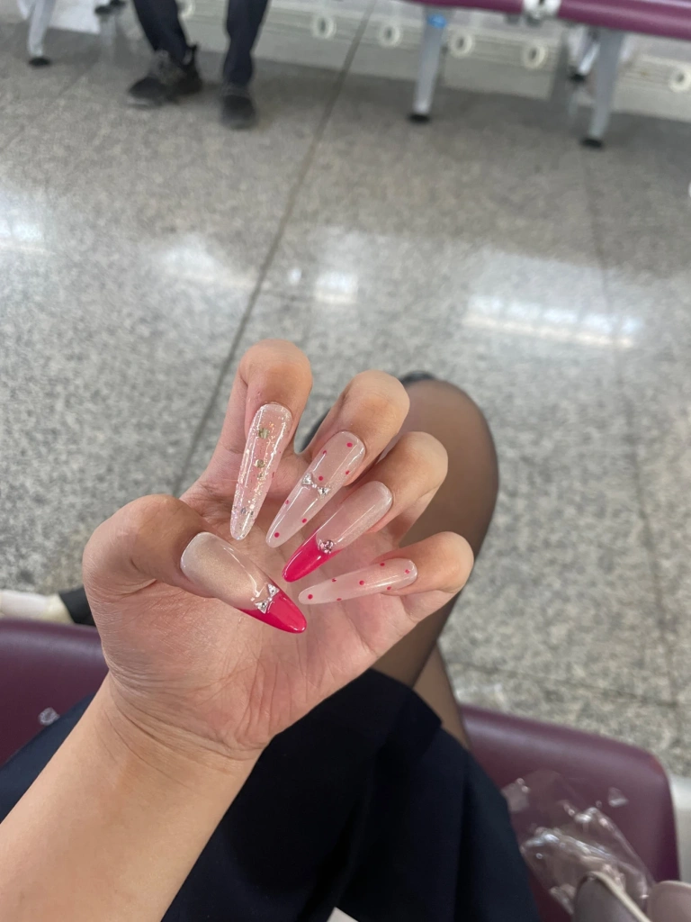 French Tip Bow Long Press-On Nails — customer review photo