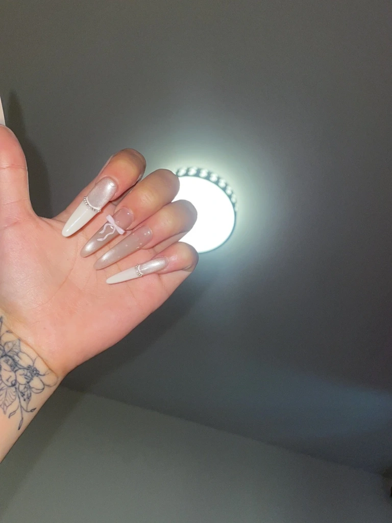 French Tip Chrome Bow Press-On Nails — customer review photo