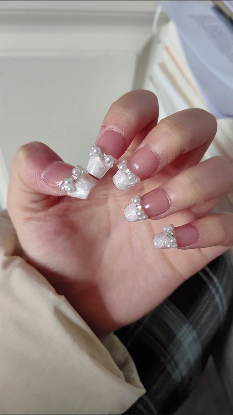 Review photo for White Pearl Swirl French Tip Press-On Nails