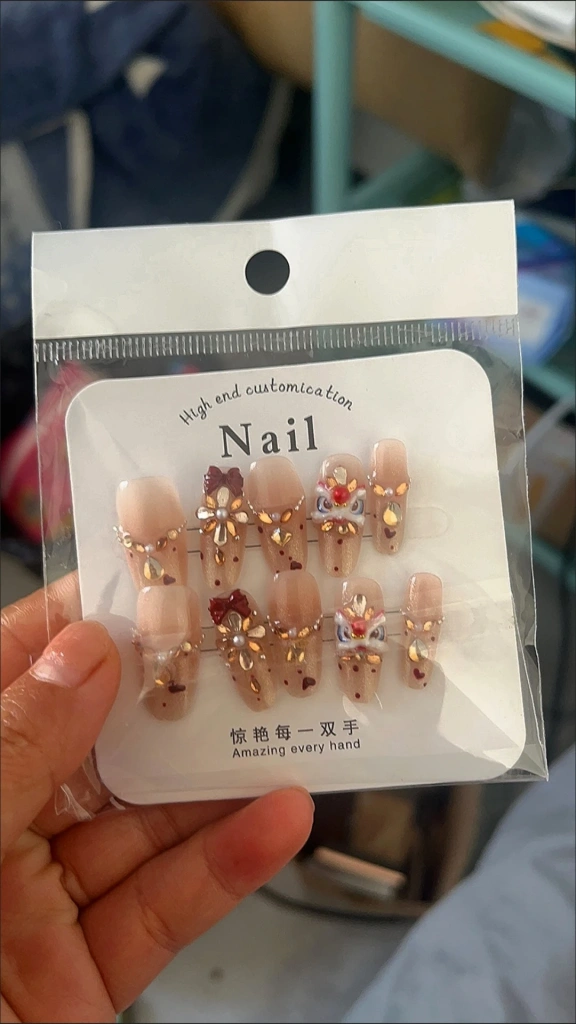 Glitter Bow Lion Dance Press-On Nails — customer review photo