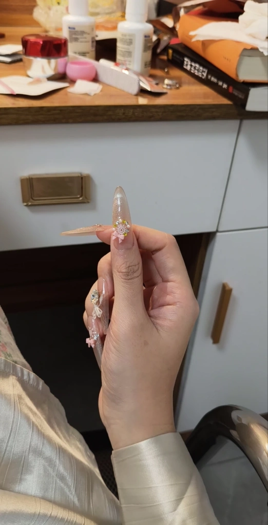Glitter Snowflake Bow Press-On Nails — customer review photo
