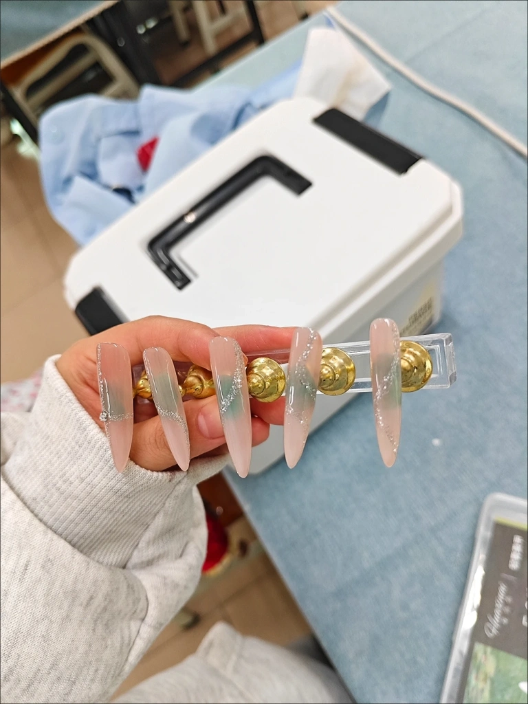 Glitter Snowflake Bow Press-On Nails — customer review photo