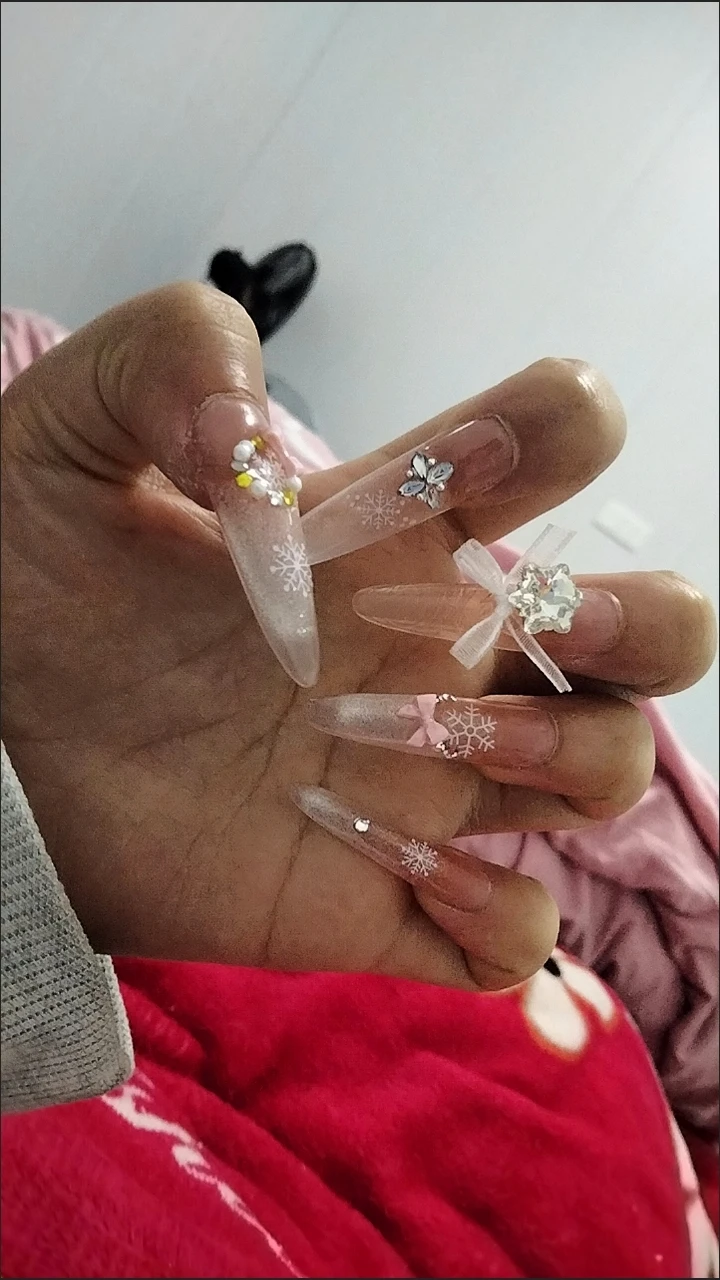 Glitter Snowflake Bow Press-On Nails — customer review photo