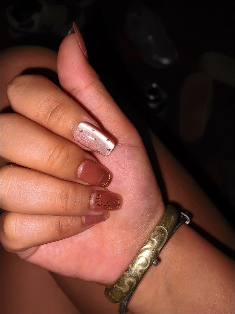 Gold French Tip Bow Medium Press-On Nails — customer review photo