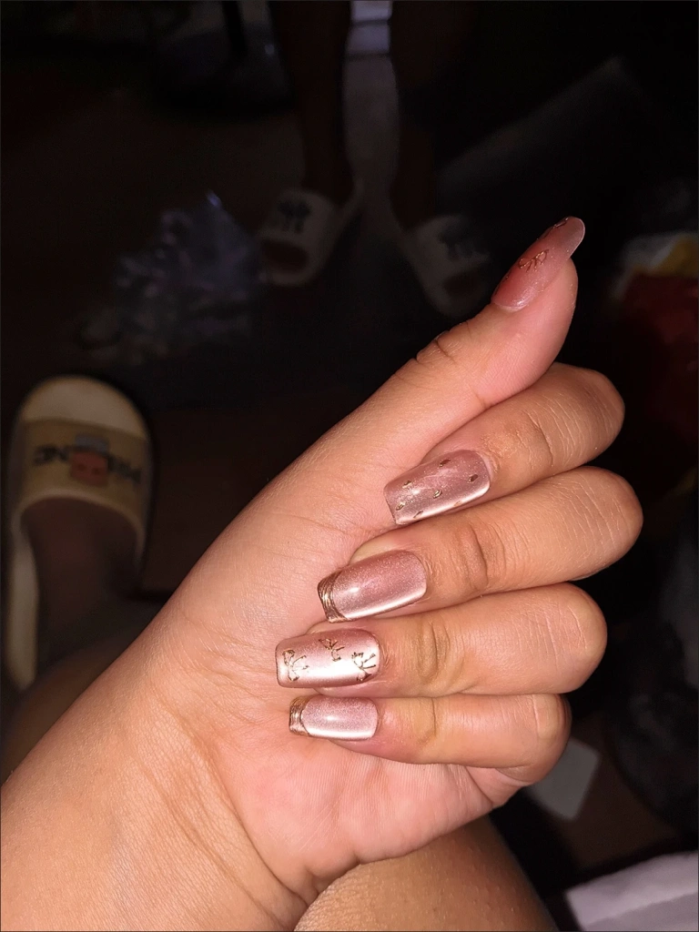 Gold French Tip Bow Medium Press-On Nails — customer review photo