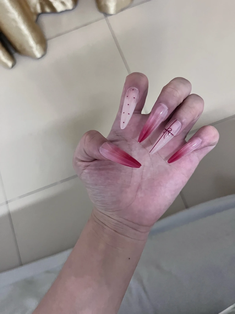 Ombre Bow Stiletto Press-On Nails — customer review photo