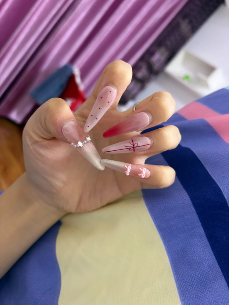 Ombre Bow Stiletto Press-On Nails — customer review photo