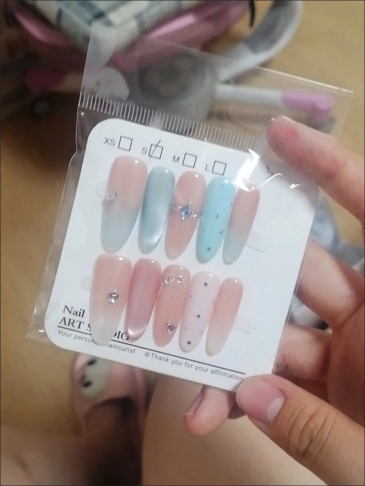Rhinestone Cat Eye Star Press-On Nails — customer review photo