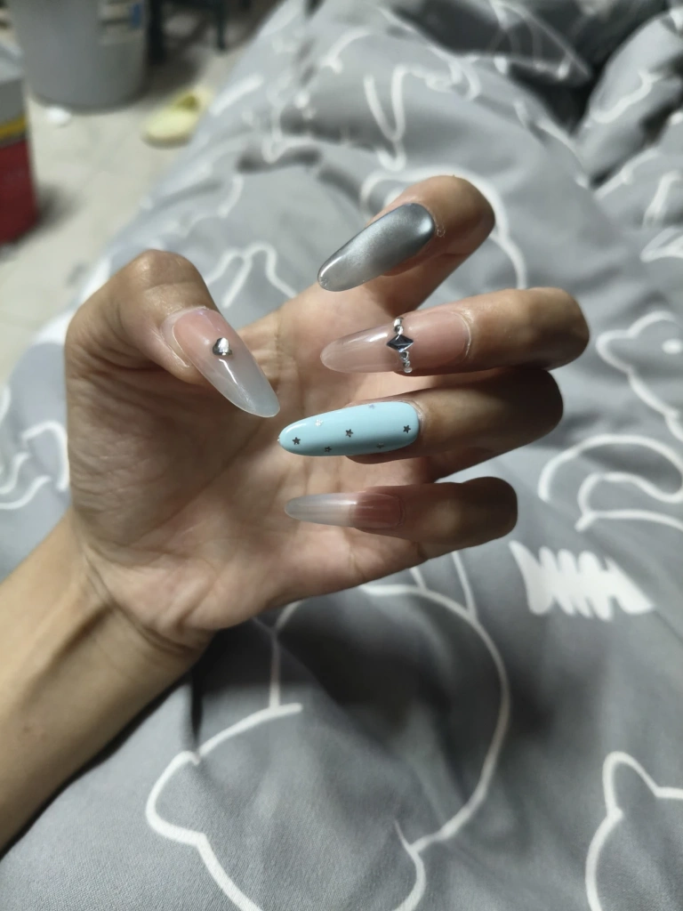 Rhinestone Cat Eye Star Press-On Nails — customer review photo