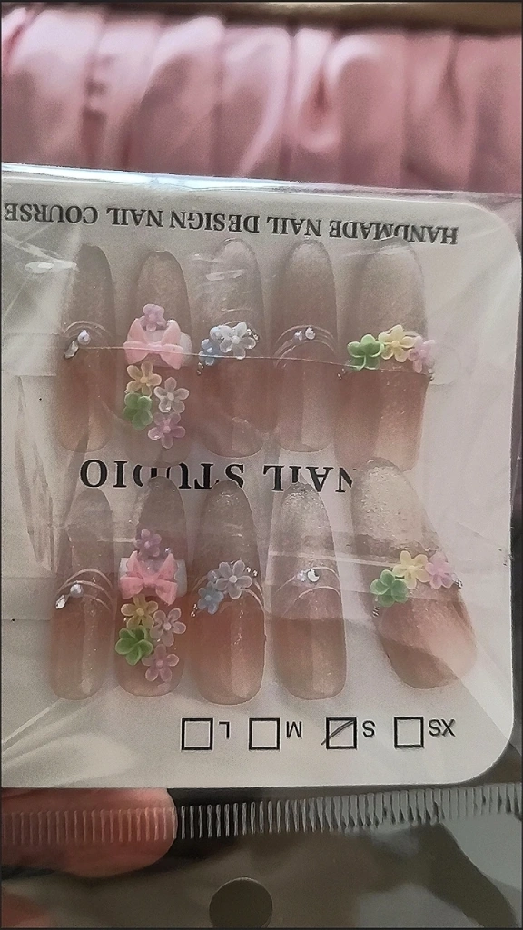 Rhinestone French Tip Floral Press-On Nails — customer review photo