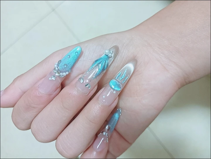 Rhinestone French Tip Iridescent Press-On Nails — customer review photo
