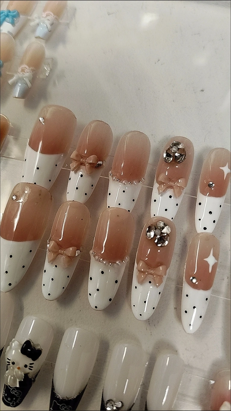 Review photo for White Bow French Tip Long Press-On Nails