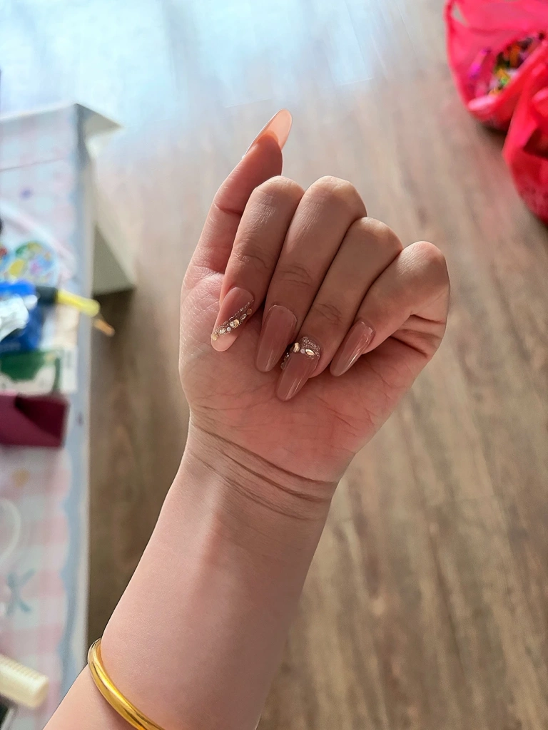 Rhinestone Glitter Short Press-On Nails — customer review photo