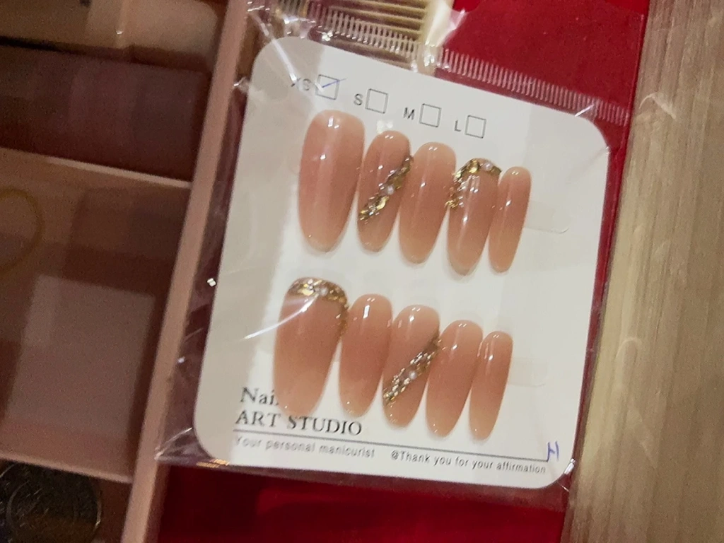 Rhinestone Glitter Short Press-On Nails — customer review photo