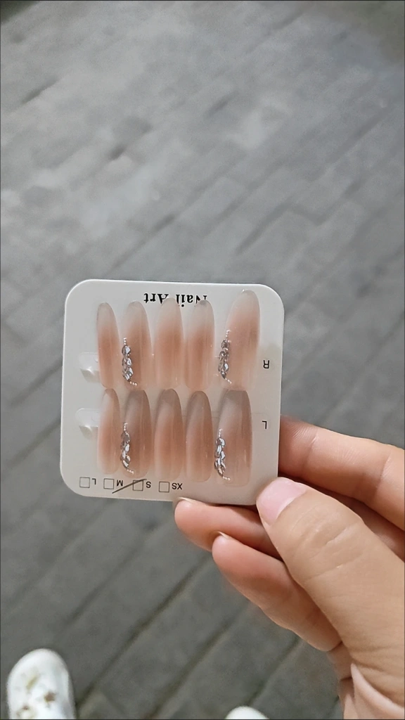 Rhinestone Ombre Oval Press-On Nails — customer review photo