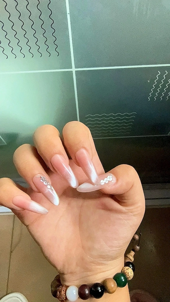 Rhinestone Ombre Oval Press-On Nails — customer review photo