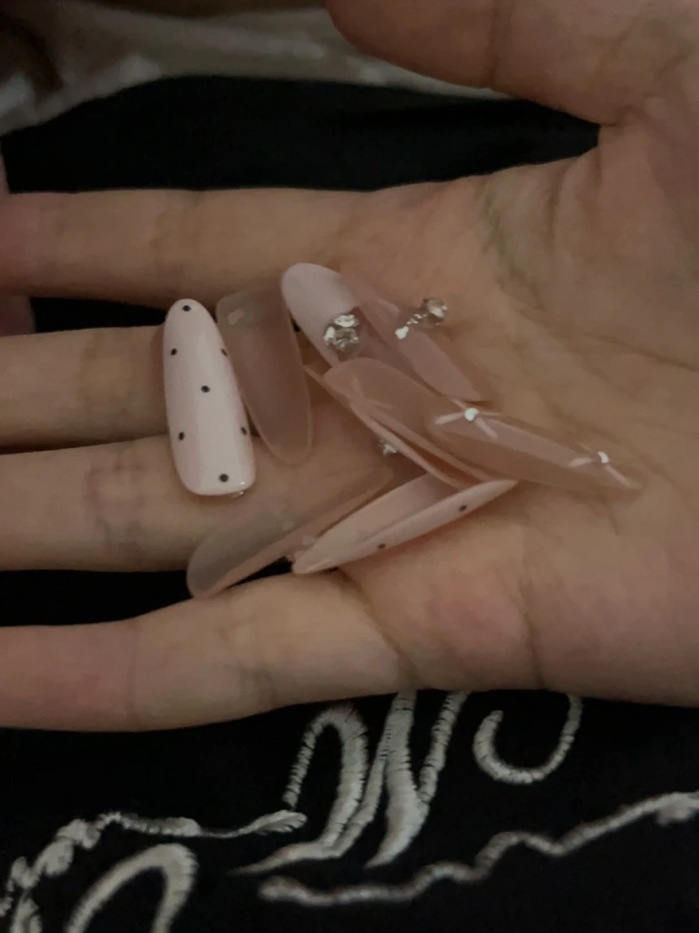 Rhinestone Polka Dot Bow Press-On Nails — customer review photo