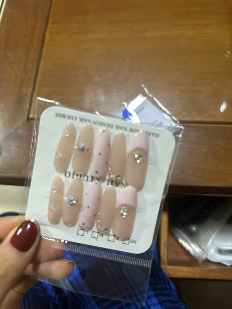 Rhinestone Polka Dot Bow Press-On Nails — customer review photo